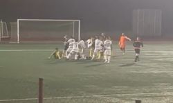 Kocaeli amatör maçında saha karıştı!  Futbolcular birbirine girdi