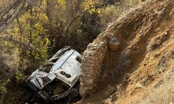 Uçurumdan düşen okul servisinde can pazarı: 14 yaralı!