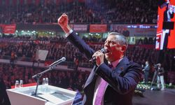 Özel yeniden CHP Genel Başkanı!