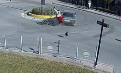 Amasya’da motosikletli havada takla attı! Şokla ayağa kalkıp ilk iş ayakkabısını giydi