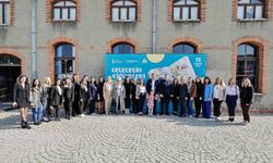 Üniversiteliler yuvamız İzmir çocuklarına mentor oldu: Gönüllü abla-ağabey projesi