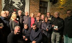 Alsancak’ta sanat dolu gece: Grup Gündoğarken’in efsanesi İzmirli okurlarla buluştu