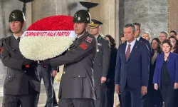 Kurultay sonrası ilk ziyaret Anıtkabir’e: CHP’den güçlü mesaj!