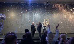 Atatürk portresini müzayede listesinden çekti!