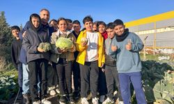 Bornova Belediyesi’nden örnek çalışma: “Eğitim sınıfta değil, toprakta başlar”