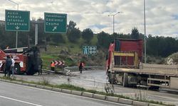 İzmir Buca'da direksiyon hakimiyetini kaybeden tır dehşet saçtı!