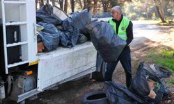 Buca'da doğa için el ele verdiler! 300 poşet çöp toplandı
