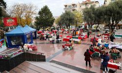 Buca’da 2. Yeni Yıl Hediyelik Eşya Pazarı yoğun ilgi gördü