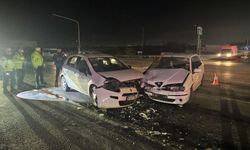 Kırmızı ışık ihlali kazayı beraberinde getirdi: 2 yaralı!