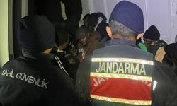 İzmir Dikili’de göçmen kaçakçılarına suçüstü!