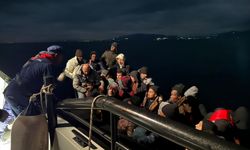 Ege'de korku dolu anlar: 10'u çocuk 37 göçmen son anda kurtarıldı!