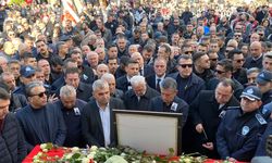 Gülşah Durbay’a son görev! Özgür Özel cenaze namazında saf tuttu