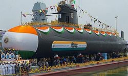 Hindistan denizde Çin'e rakip olabilir mi? Bugüne kadar göz ardı edilen donanmaya 40 milyar dolarlık destek