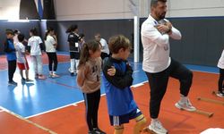 İzmir Büyükşehir Belediyesi tüm ilçeleri tarıyor! Geleceğin şampiyonları aranıyor