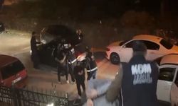 İzmir Gaziemir’de otomobil galerisine patlayıcıyla saldırı: 5 şüpheli yakalandı