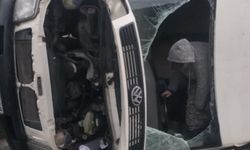 İzmir yolunda işçi servisi devrildi! Yaralılar var