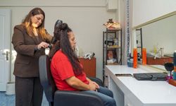 İzmir’de kadınlara dokunan hizmet! “Güçlenme durağı” Bayraklı’dan yola çıktı