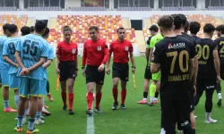 Bahis soruşturması sonrası maç kaosa döndü: Sahaya 7 futbolcuyla çıktılar!