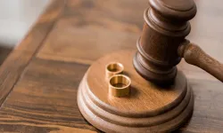 İzmir'de boşanma davasında fotoğraflar mahkeme kararını değiştirdi!