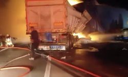 İzmir-İstanbul Otoyolu’nda iki tır çarpıştı: Alevler yükseldi, yol savaş alanına döndü