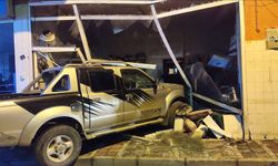 İzmir Ödemiş'te kontrolden çıkan pikap dehşet saçtı!