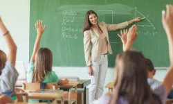 Paylaşım yapmadan önce bir kez daha düşünün: MEB fenomen eğitimcileri yakın takibe aldı!