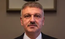 Oktay Saral'dan Tanju Özcan açıklaması: "Umuyorum ki anasından doğduğu gibi günahlarından arınmış olarak döner!"