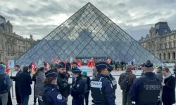 Paris’te Louvre Müzesi grevi!