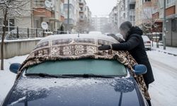 Sabaha donan ön camla başlayanlara uyarı: Bir battaniye tüm sorunu çözüyor