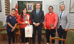 Salihlili milli judocuya Tokyo dönüşü plaket takdimi