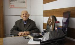 İzmir Ege Üniversitesi mezunu oğluna bayrağı devretti, nasihati miras kaldı