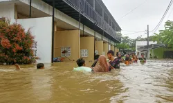 Sel felaketinde bilanço artıyor: 800'den fazla ölü!