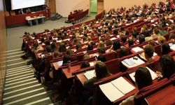 Üniversitelerde kağıt imza tarih oluyor! QR kodlu yoklama dönemi başlıyor