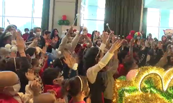 LÖSEV’den İzmir’de yeni yıl buluşması: Lösemili çocuklar moral depoladı