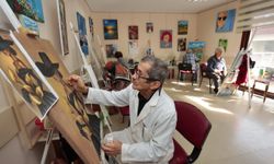 Konak’ta ileri yaş merkezinde yaşam var! Mutlu: 'Adil kent, eşit yurttaşlık sözümüz her yaşı kapsar'