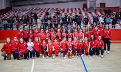 Bayraklı’da sömestir sahaya taştı! 420 sporcu turnuvalarda buluştu