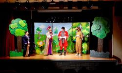 Bornova Belediyesi’nden çocuklara tiyatro dolu tatil!