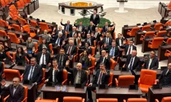 CHP Meclis’te “Hak” nöbetinde: "Maaş yerine harçlık verenleri Meclis’e bekliyoruz"