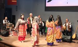 Dikili’de müzik dolu gece! Grup Mihman sahnede büyüledi