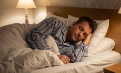 Gece bakteri yuvasında uyuyor olabilirsiniz: 3 günden fazla kullanmayın uyarısı!