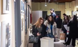 Genç tasarımcıların imzası İzmir Konak’ta: “Görünmez Katmanlar”