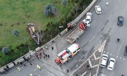 İzmir’de korku dolu anlar: Uçan Yol’da feci kaza