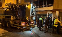 İzmir'de zorlu gece! Büyükşehir ekipleri sahada