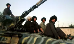 Kölelik geri geldi, kız çocuklarına eğitim yasaklandı!