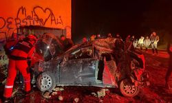 Muğla Marmaris’te trafik kazası: Otomobil takla atıp elektrik trafosuna çarptı