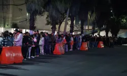 9 bini aşkın doğrulanmış vaka... Salgın hızlıca yayılıyor! Aşılama başladı!