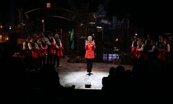 Arturo Ui İzmir’de perde açtı! Salon dakikalarca ayakta alkışladı