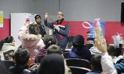 Bergama'da atıklar hayata dokunuyor: Kağıtlar kitaba, artık gıdalar "Sevgi mamasına" dönüştü!