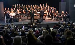 Bornova’da sevgi notaları yükseldi! Salon doldu taştı