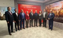 CHP İzmir'deki 'eskiler' zirvesinde neler konuşuldu?   Toplantı organizasyonlarını İl yapacak!